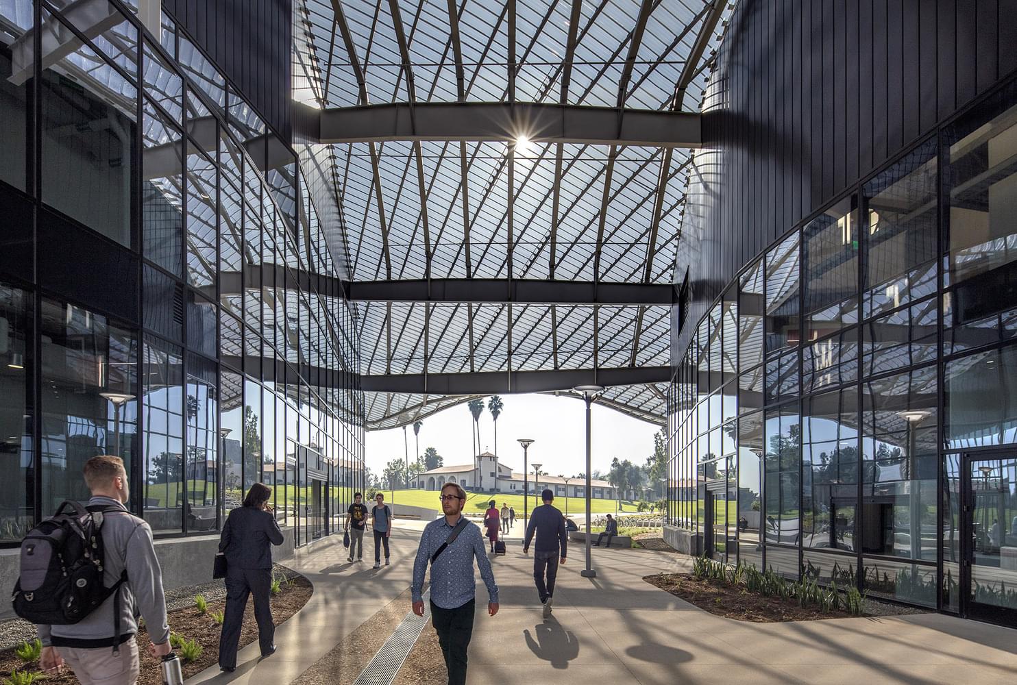 Edificio de servicios estudiantiles interior
