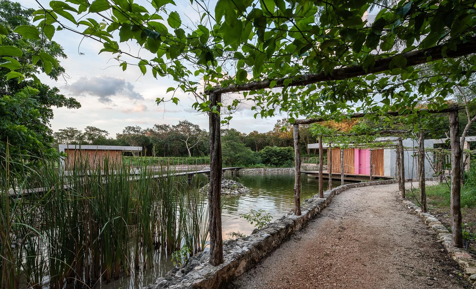 Estacion lago entrada